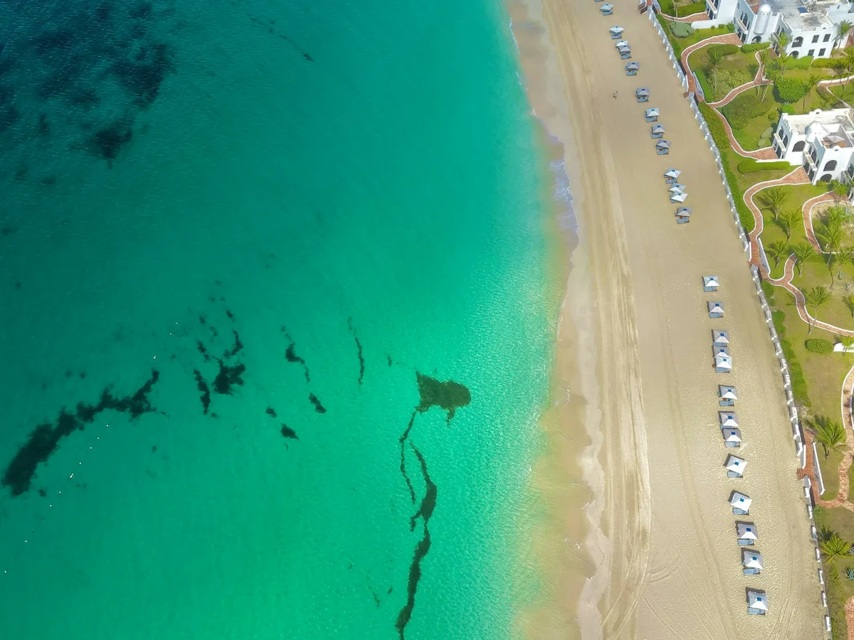 Azora Nicolaus, villaggio turistico sulla costa italiana visto dall alto